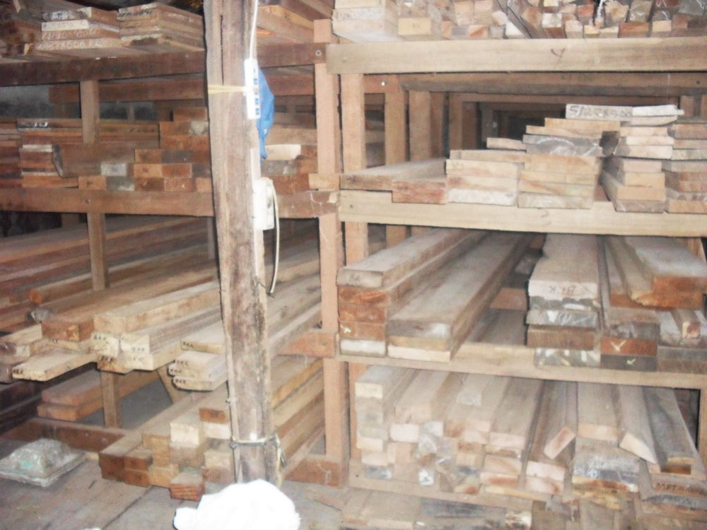 Furniture Kayu Kalimantan Jepara: Furniture Kayu Kalimantan