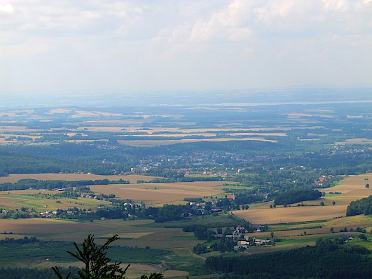 Głuchołazy. W dali widać Jezioro Nyskie. Głuchołazy. W dali widać Jezioro Nyskie.