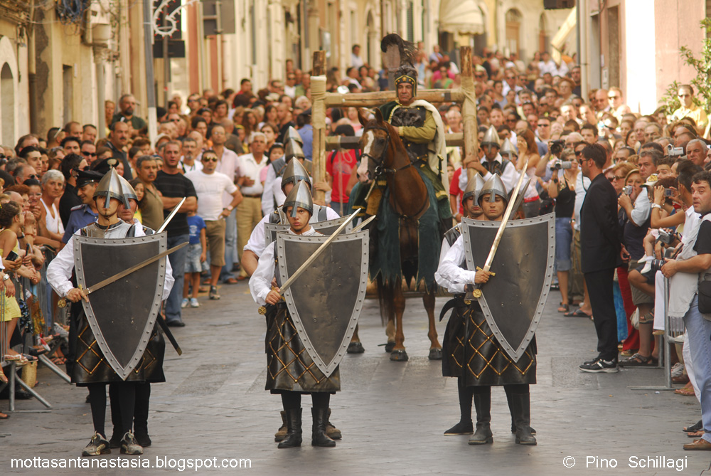 Motta Sant'Anastasia BLOG 2007 Calata della