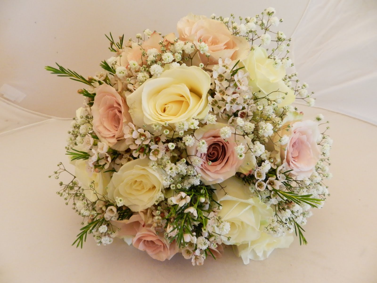 Sandra S Flower Studio Pretty Ivory And Blush Wedding Flowers