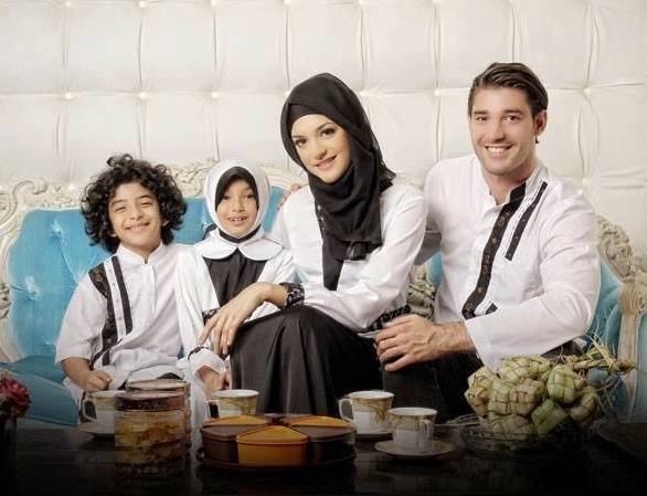 Ide Baju Muslim Sarimbit Keluarga Style Fashion Lebaran 