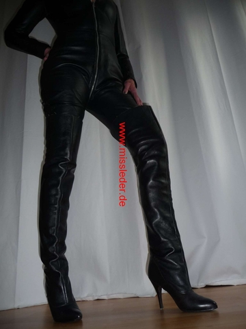 leather overalls and coveralls: January 2012