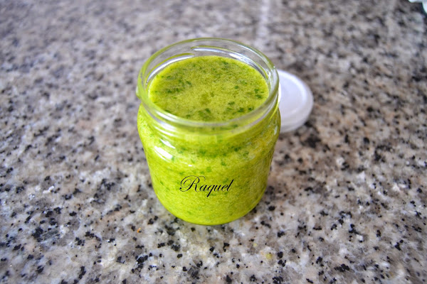 Salsa de aceite ajo y perejil