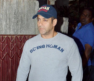 Salman Khan at Dabangg2 screening 
