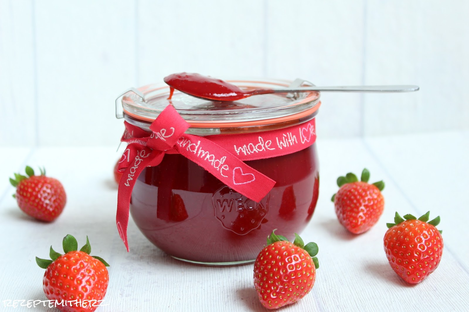 Rezepte mit Herz: Erdbeer - Samt - Marmelade