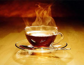 почему в жарких странах в сильную жару принято пить не охлаждающие напитки, а горячий чай