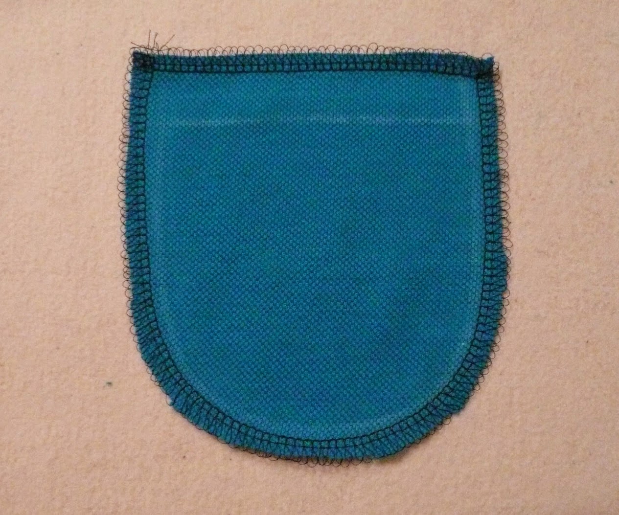 сумочка для телефона из ткани. кармашки для детского сада в шкафчик своими руками. аппликации на одежду. косметичка из ткани. бесхитростный почему с.