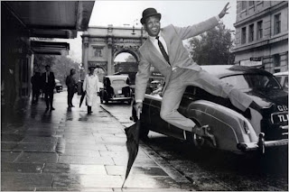 Sugar Ray Robinson kicks up his heels in London