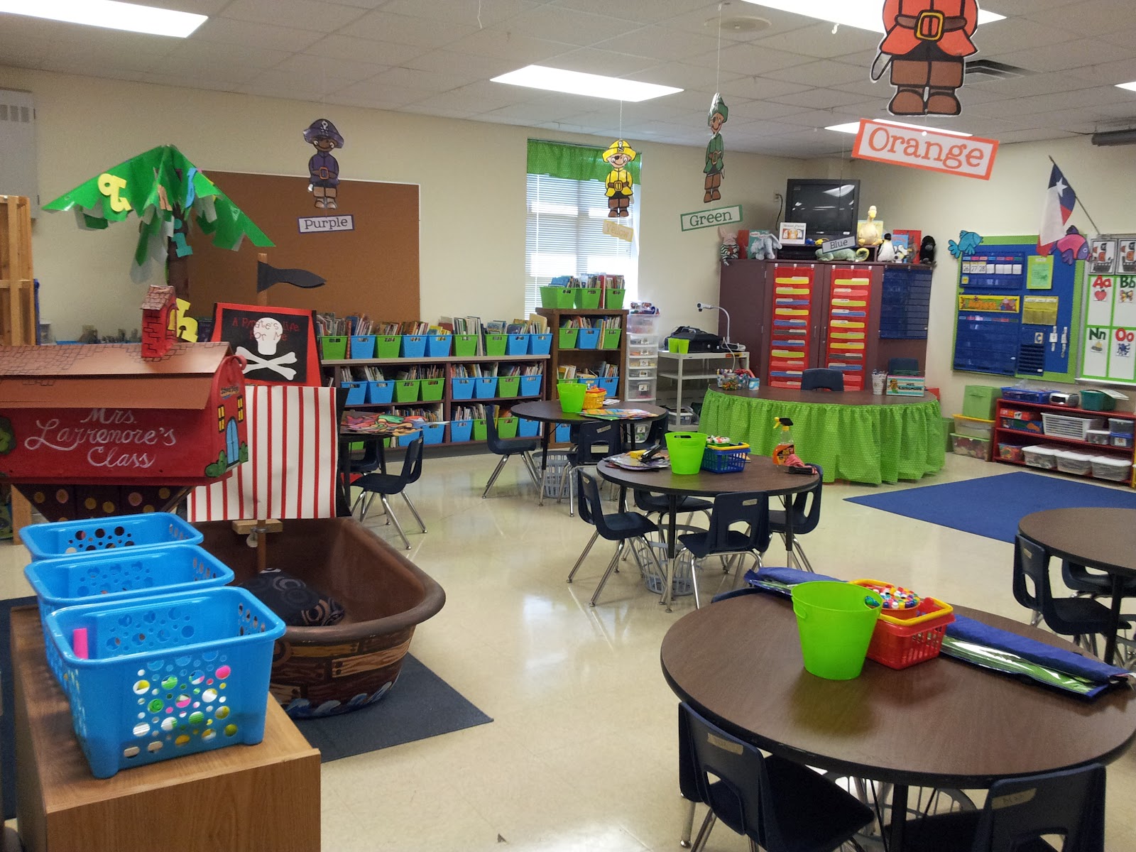 Chalk Talk A Kindergarten Blog Classroom Set Up Slowly But Surely