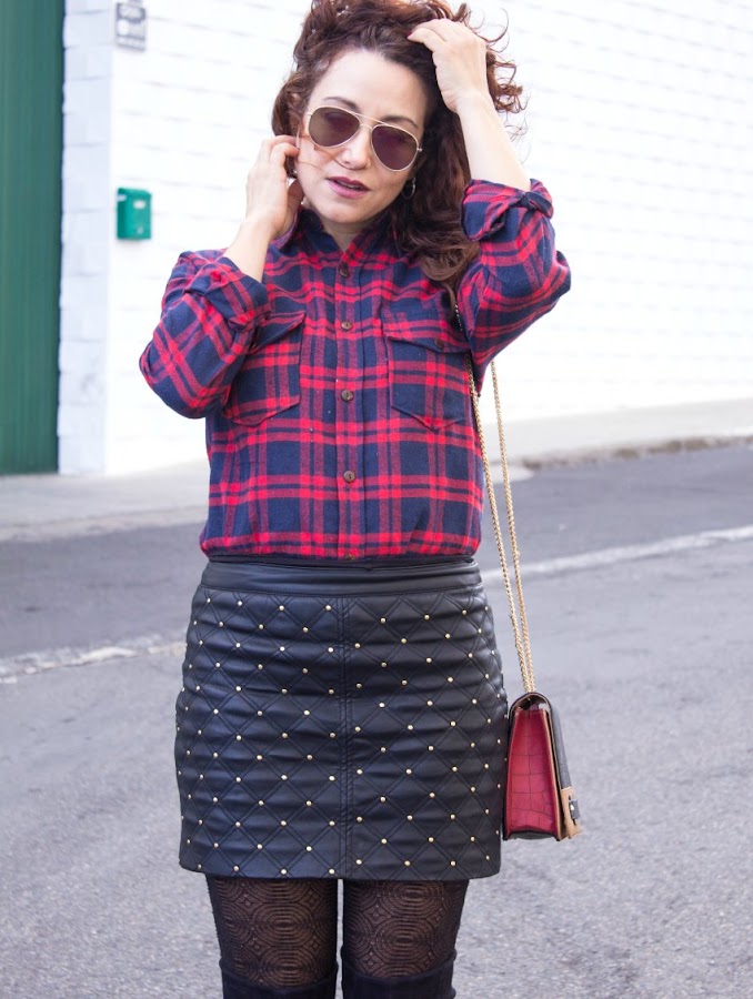 melange_boutique_fashion_blog_de_moda_falda_cuero_tachuelas_chaqueta_vaquera_borreguito_mango_botas_altas_zalando_linea_gucci_laveugle_par_amour_tigre_camisa_tartan_dresslily_12