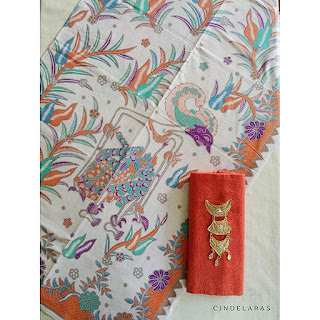 kain batik printing wayang putih orens mix embos kain batik printing wayang putih orens mix embos