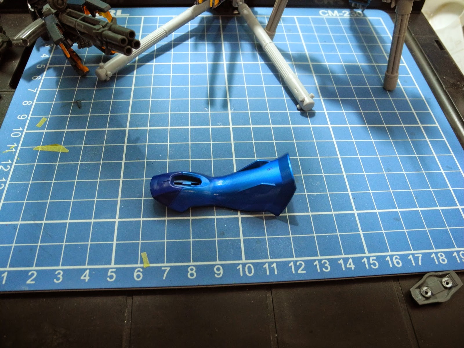 S S G U N P L A: Stripping Paint from Plastic Models
