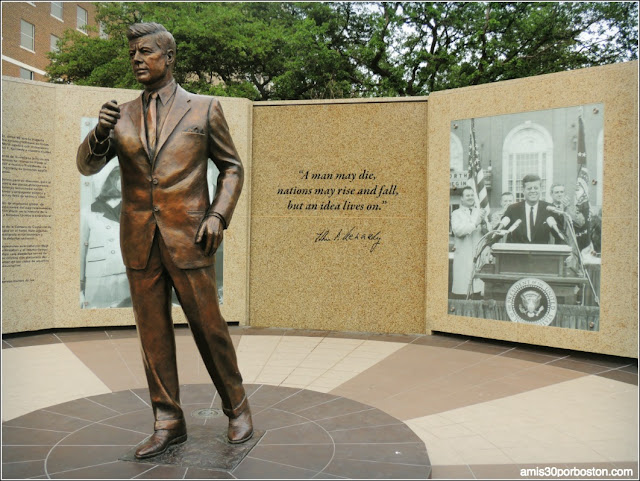 JFK Tribute en General Worth Square, Fort Worth