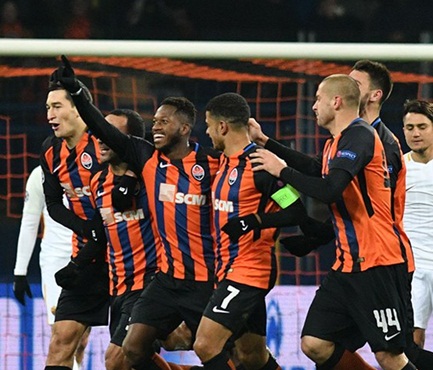 Hasil Pertandingan Shakhtar Donetsk vs AS Roma : Skor 2 - 1 http://www.liputanskor.com/