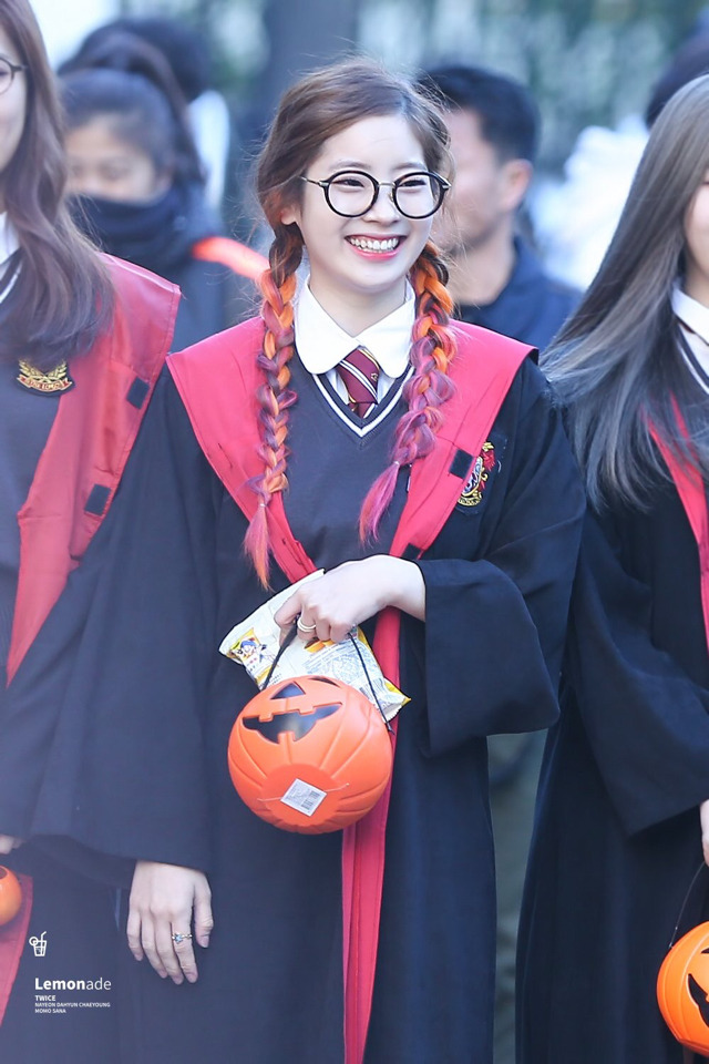 트와이스 다현 똥머리 | 인스티즈