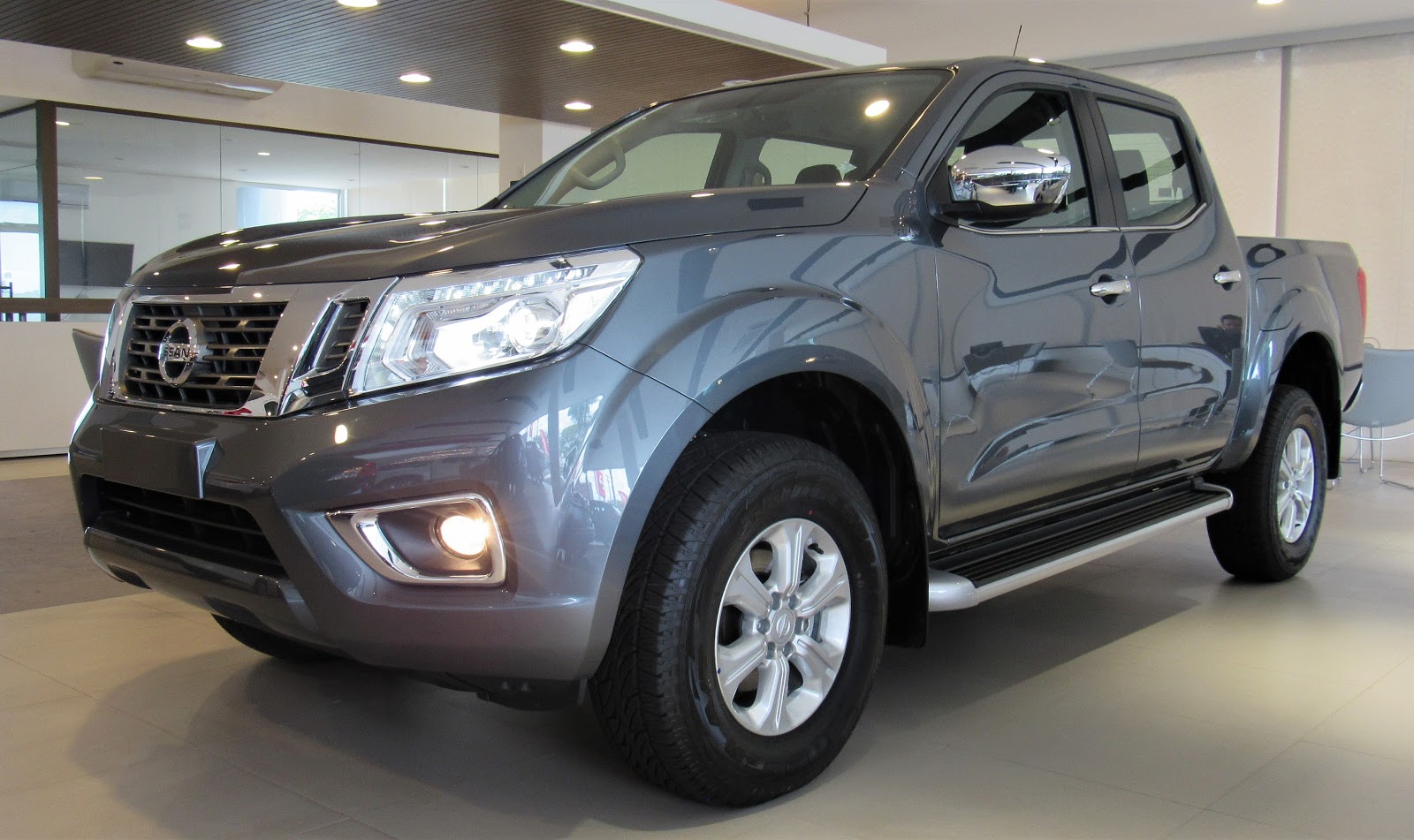 Os detalhes da Nissan Frontier XE 4x4, a versão "quase" topo-de-linha