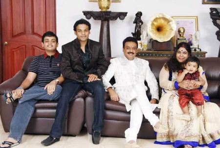 naresh biography family