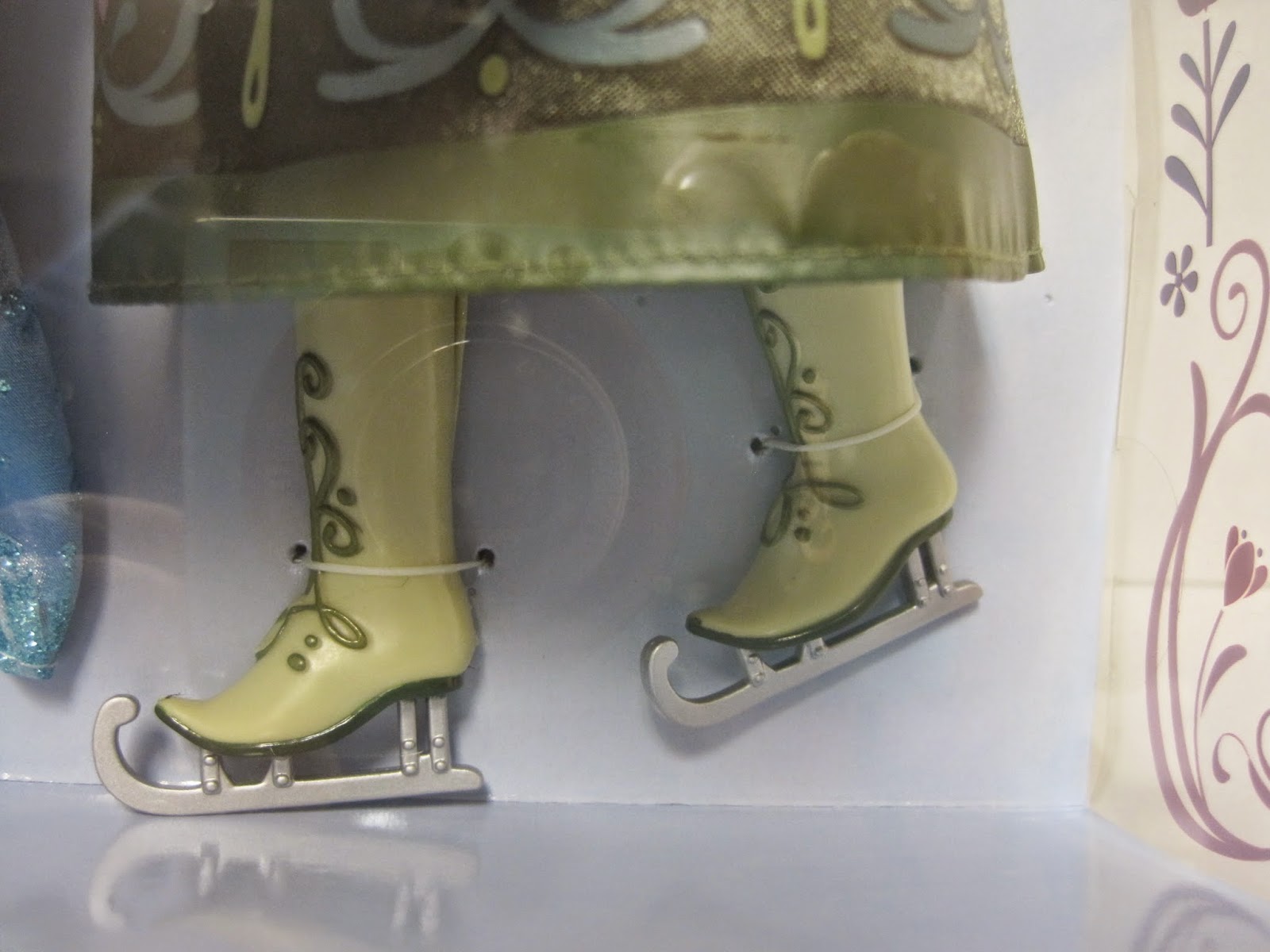 Never Grow Up A Mom's Guide to Dolls and More Disney Store Frozen