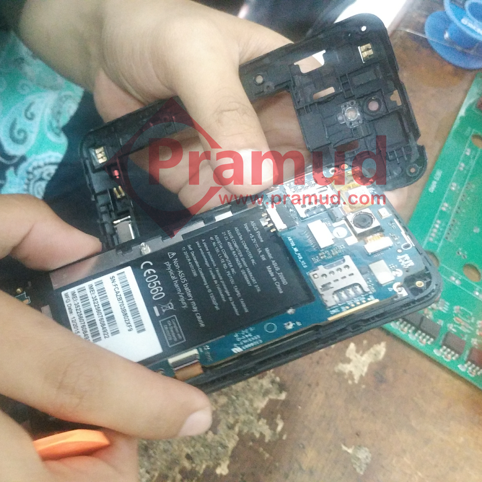 Cara Membongkar Asus Zenfone 4 Pramud