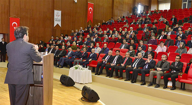 Diyarbakır'da eğitim yönetimi seminerine katılan okul müdürleri sertifikalarını aldılar Diyarbakır'da eğitim yönetimi seminerine katılan okul müdürleri sertifikalarını aldılar