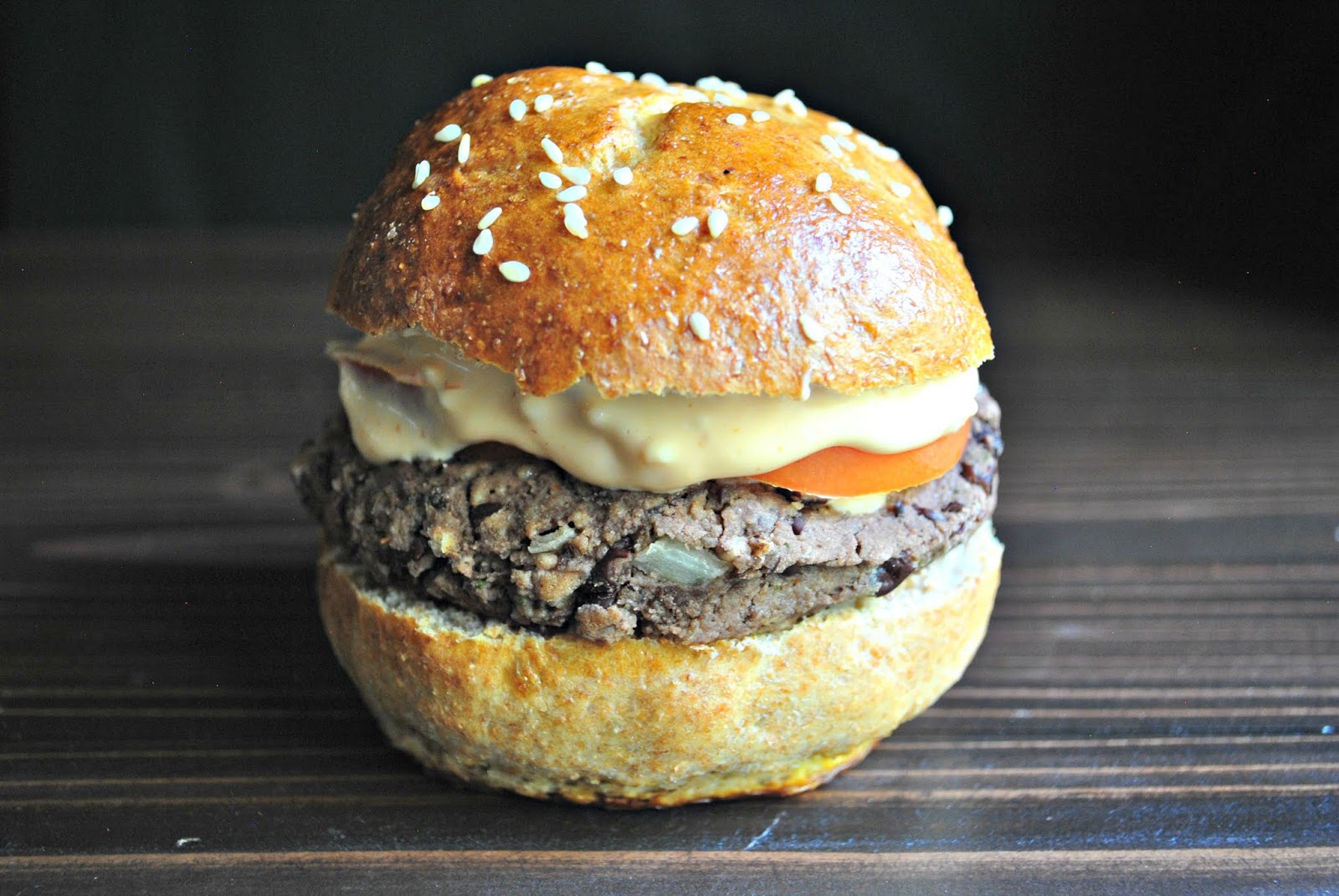 One of the best and easy to make black bean burger recipes : healthy, protein packed, homemade
