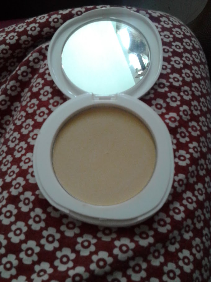 Lakme Perfect Radiance compact powder