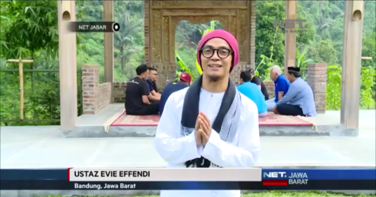 Ustadz Evie Effendi, Berdakwah secara Asik, Unik, dan Pantun yang