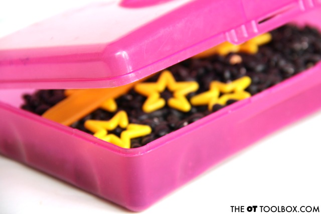 Use star chain links to work on therapy goals like fine motor skills and sensory needs with a mini star sensory bin. Use star chain links to work on therapy goals like fine motor skills and sensory needs with a mini star sensory bin.