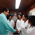 ¡SOBREVIVEN! Este es el sueldo de los médicos cubanos obligados a quedarse en Venezuela