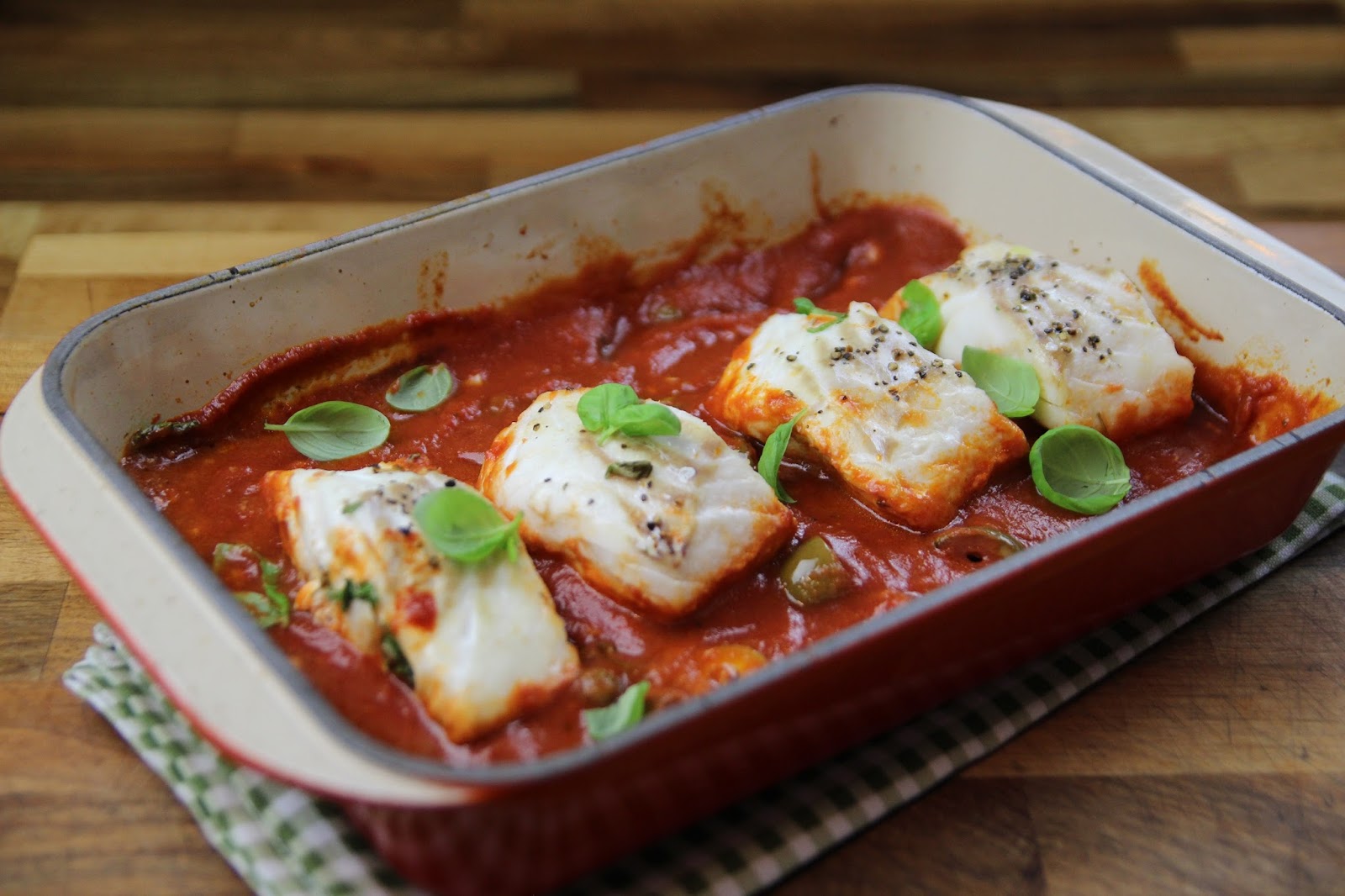 Baked Cod with Tomato and Olive Sauce: Dinner Recipes
