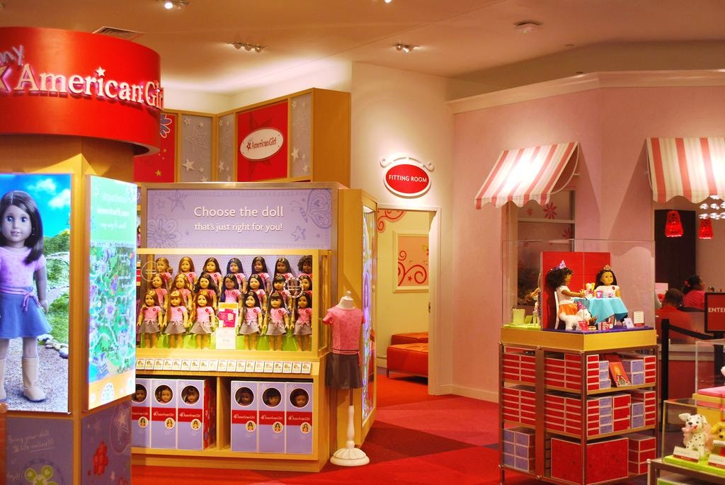 Living A Doll's Life *In Store Report* Peek Inside AGP NC + Holiday