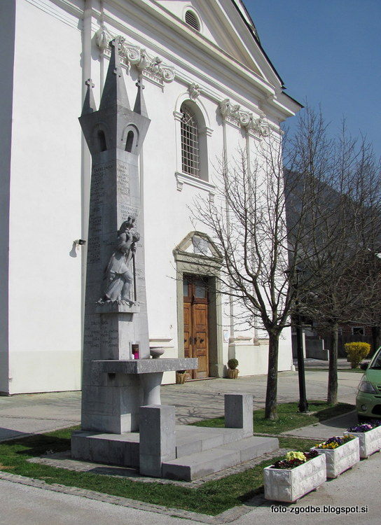 Breznica pri Žirovnici, cerkev Žalostne Matere Božje, Plečnikov spomenik Slovenija, Gorenjska