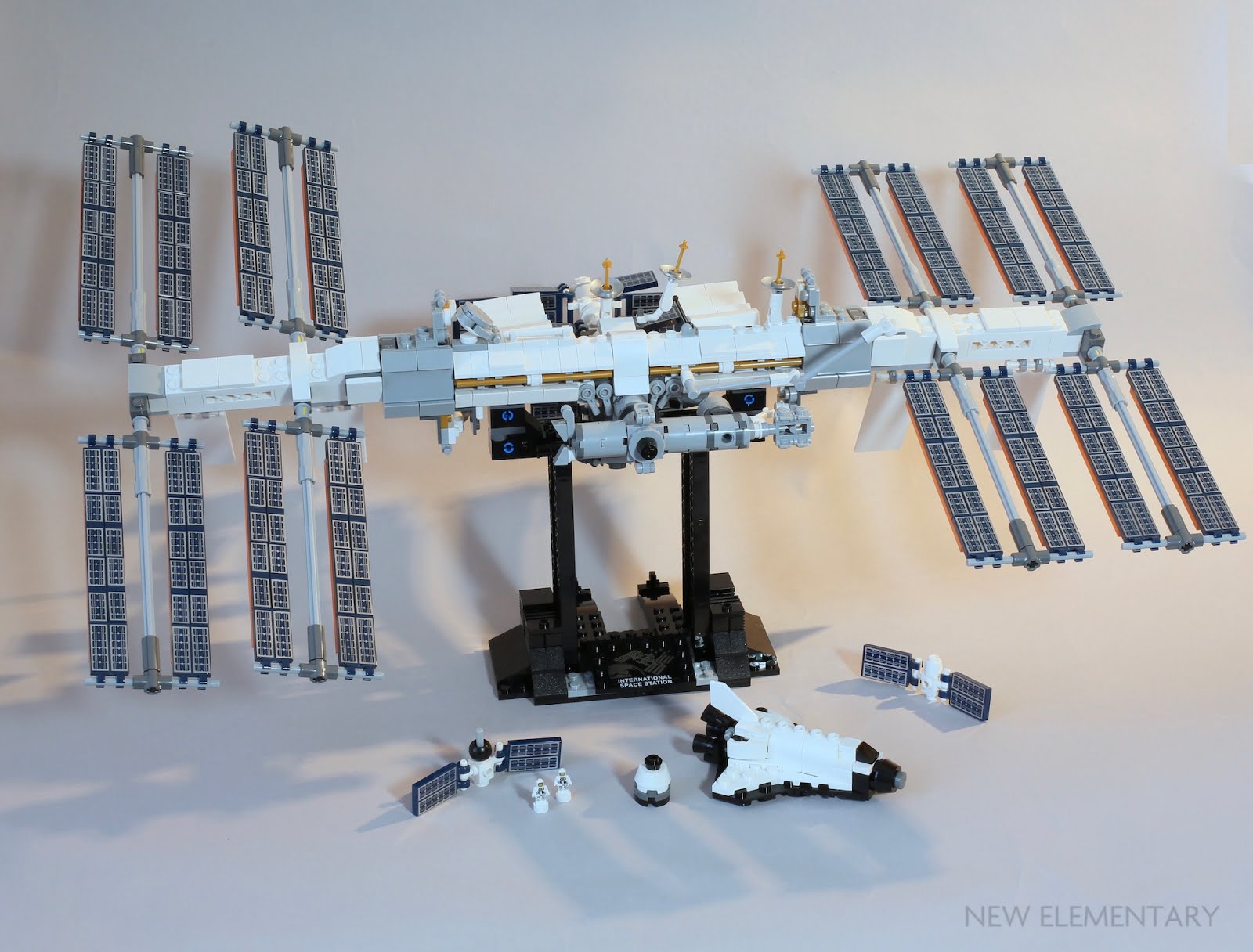 LEGO® review: 21321 International Space Station | New Elementary: parts, and techniques