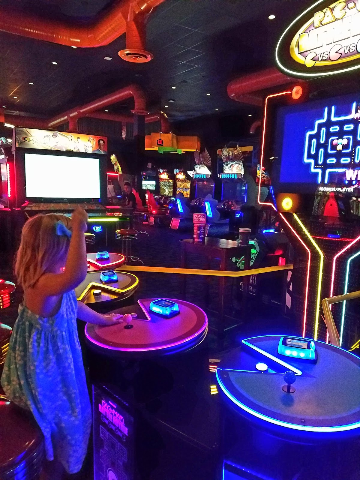 Play St. Louis Dave & Buster's, Maryland Heights