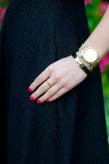 OPI Big apple red, cartier love ring and hermes bangle 