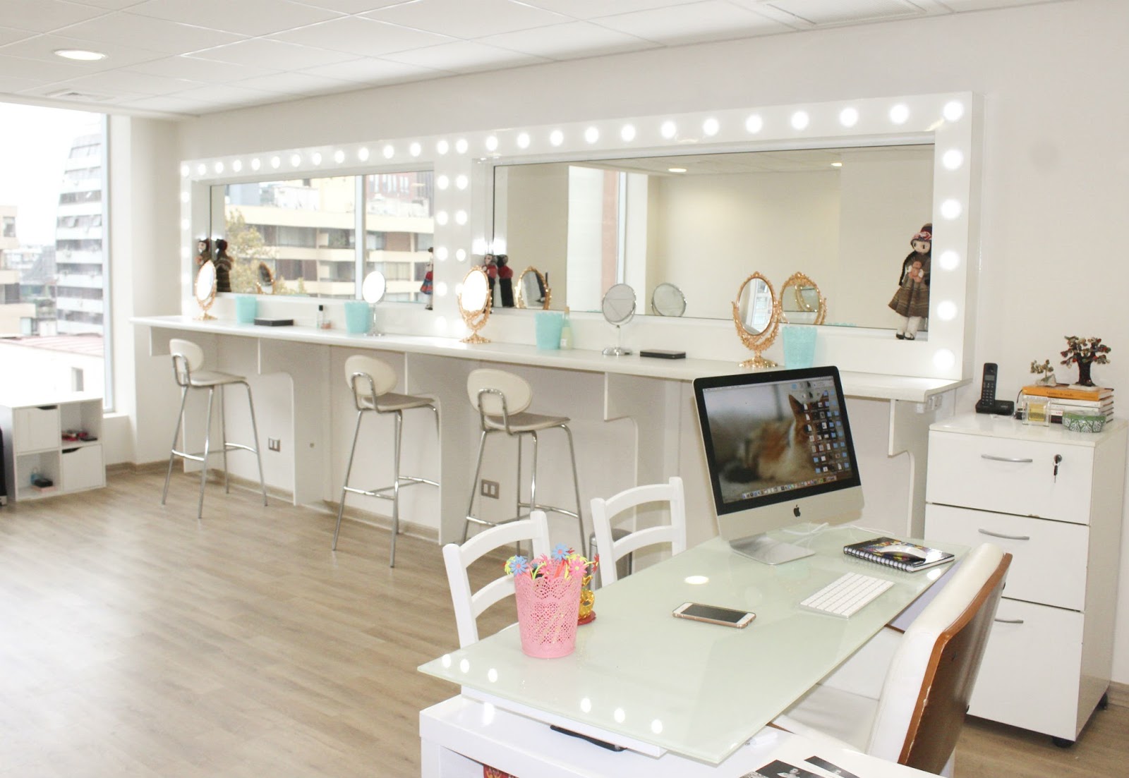 Claro Studio: un lugar para el aprendizaje del arte de maquillar | Quinta  trends
