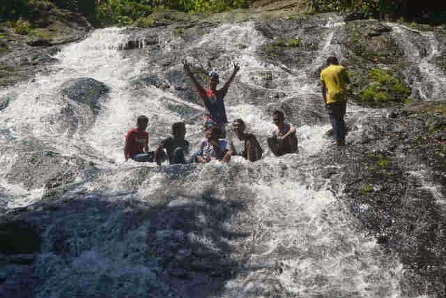 Segarnya Permandian Salassang Mettiallo, Tapalang, Mamuju - Blog Kompa