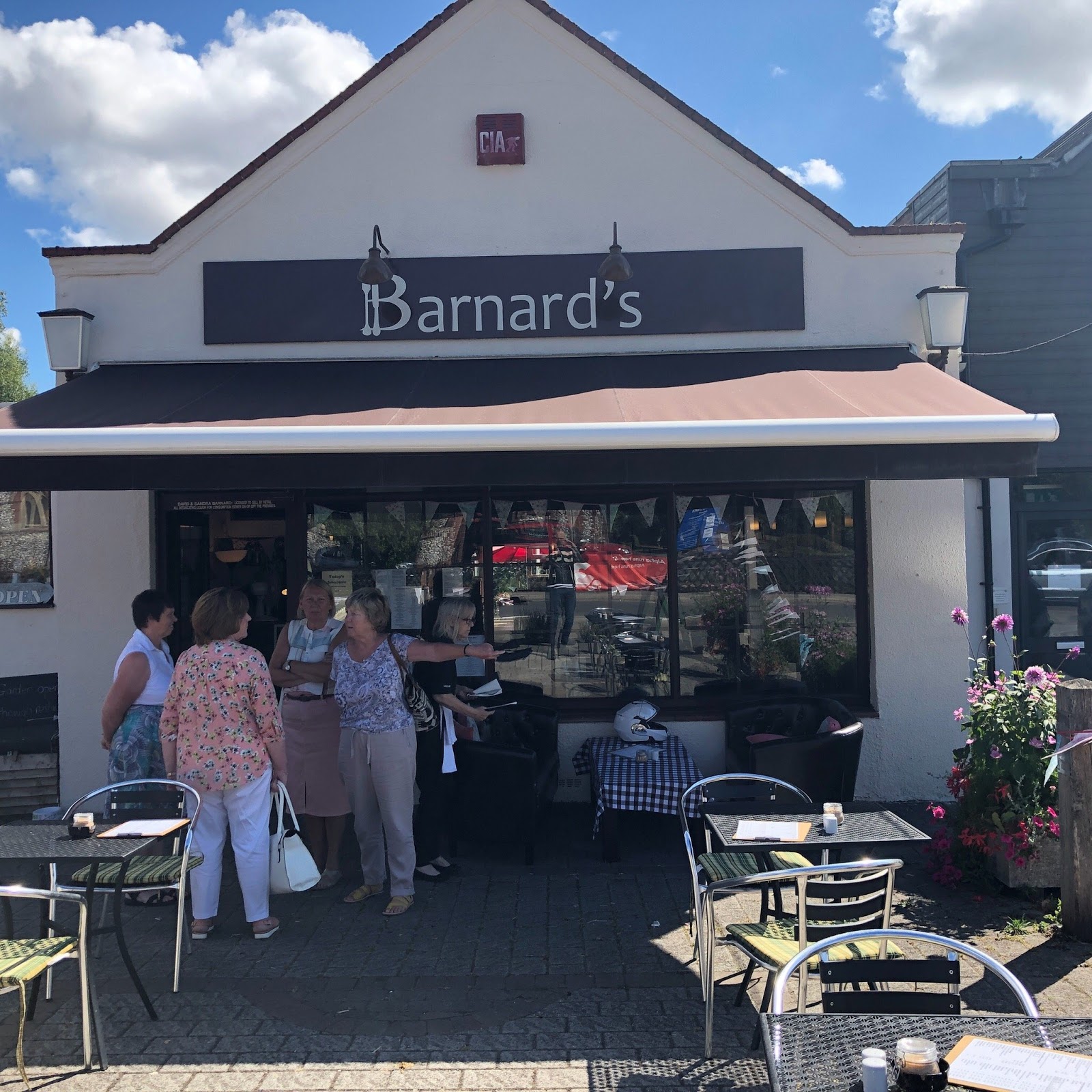 gastrohub BARNARDS Hambledon road, Denmead.