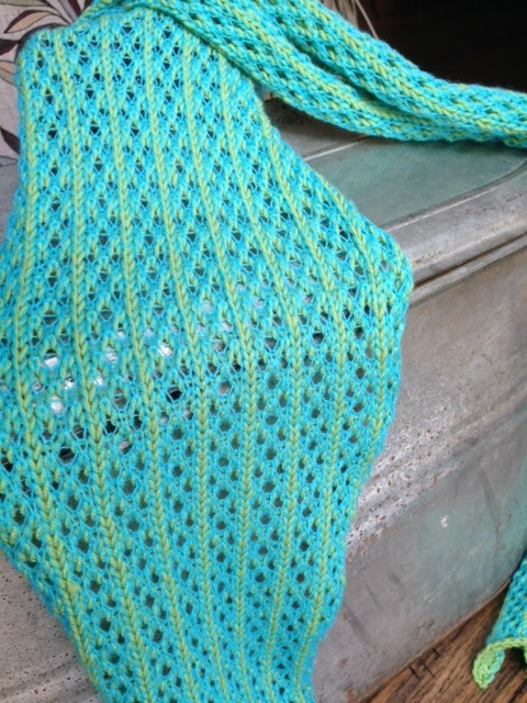 Kriskrafter: Playing with thread lace patterns on my kh-270 knitting machine.