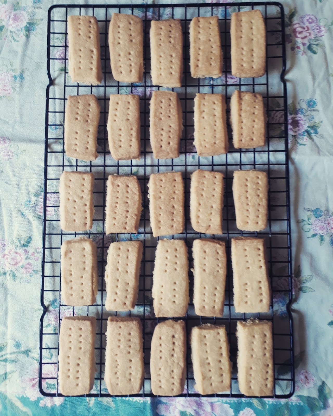 Hafif Mutfak Shortbread / Ingiliz Usulü Vanilyalı Un Kurabiyesi