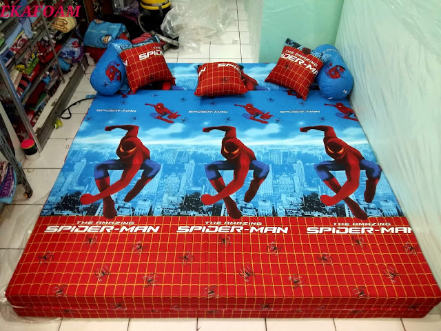Sofa bed inoac motif karakter spiderman saat difungsikan sebagai kasur inoac normal