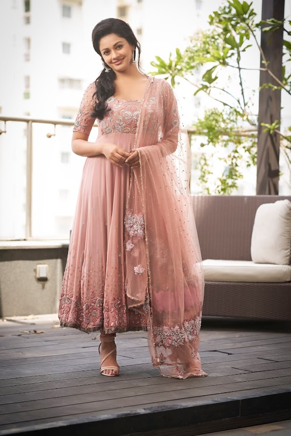 Pooja Kumar at Vishwaroop 2 promotions