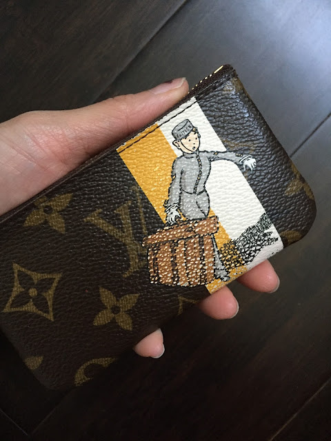 My 2 yearsold keyholder! I stopped using a wallet since I got it. It is  showing some wear and tear but I still love it - one of the LV items that