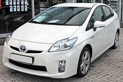 Toyota Prius Hybrid Car Review And Specification