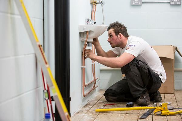 The benefits of hiring a plumbing for pipes repair in Sydney