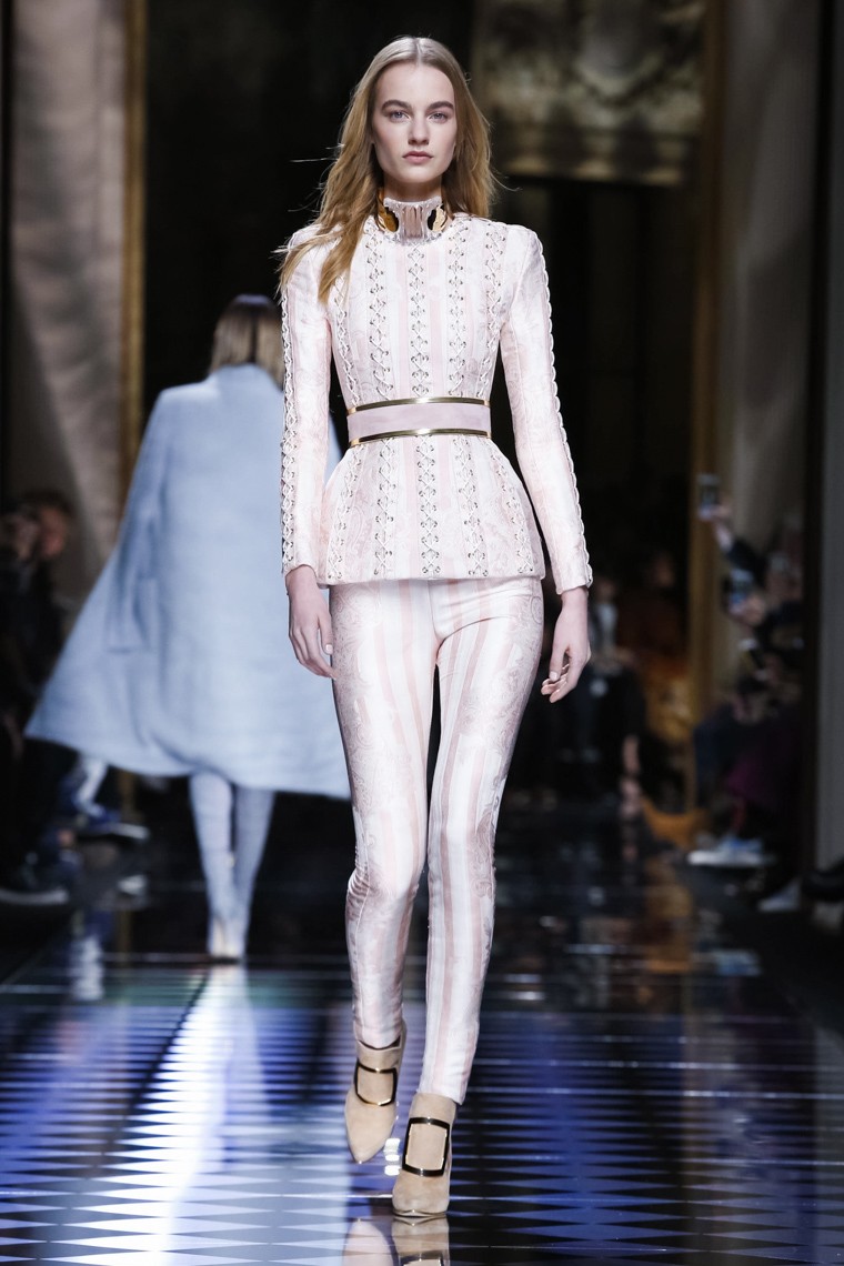 Balmain Fall/Winter 2016-2017 RTW PFW BALMAIN-Fall-Winter-2016-2017-collection-Paris-Fashion-Week, BALMAIN-Fall-Winter-2016-2017, kendall-jenner-balmain, BALMAIN-Fall-Winter-2016, BALMAIN-Fall-Winter-2017BALMAIN-Fall-Winter, BALMAIN-Fall-2016, BALMAIN-Fall, BALMAIN-Fall-2017, BALMAIN-Fall-2016-2017, gigi-hadid-balmain, dudessinauxpodiums, du-dessin-aux-podiums