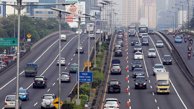 Cara Anies-Sandi menata transportasi Jakarta dalam 100 hari kerja Cara Anies-Sandi menata transportasi Jakarta dalam 100 hari kerja