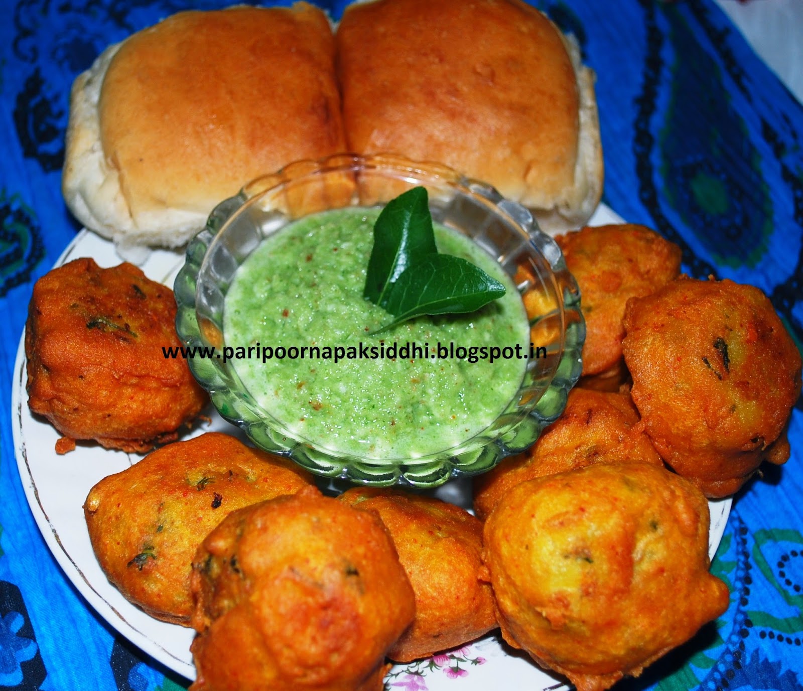Paripoorna Paksiddhi BATATA VADA / DEEP FRIED SPICY POTATO DUMPLINGS