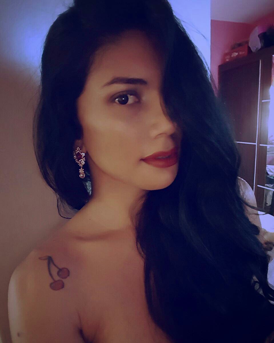 Pale busty tranny