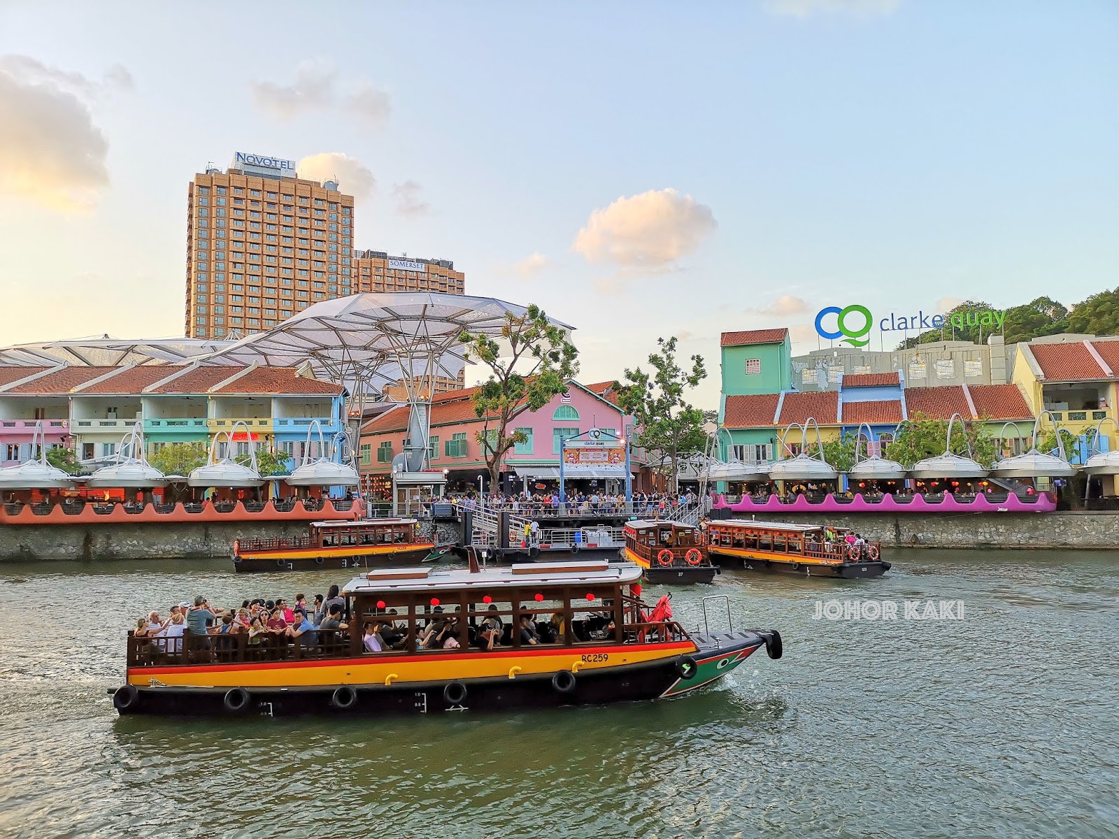 East Treasure Restaurant Clark Quay, Singapore River 東寶之東方明珠 Tony